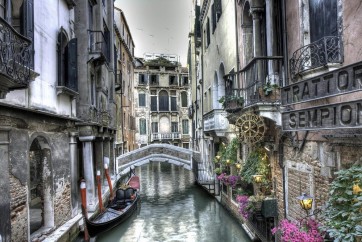 Rosangela Rossa - Venice - Gondola's Break
