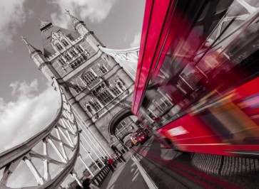 Assaf Frank - England, London, Double-Decker bus on tower bridge
