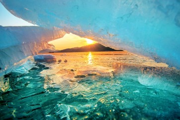 Margaretha Sayuri - Ice at Sunrise In Winter  