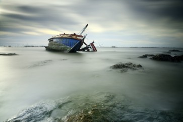 Omero Rosica - Forgotten Ship Wreck in the Fog